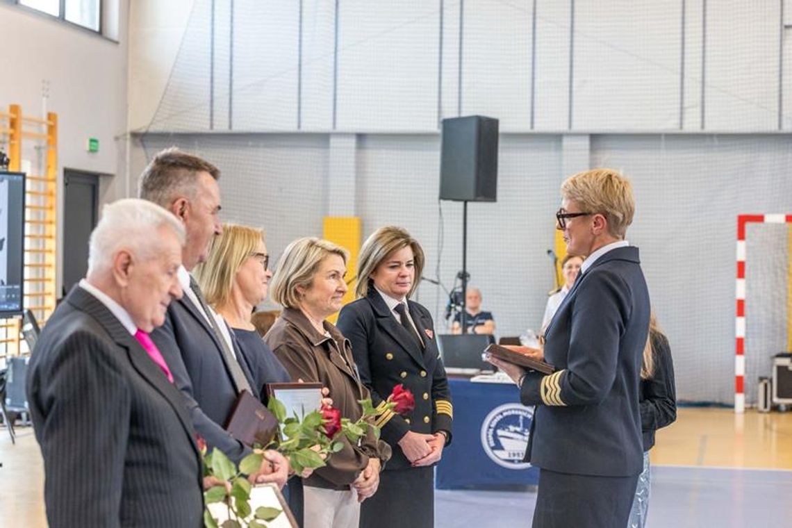 70 lat wspomnień, spotkań i wspólnej historii – uroczysta Akademia z okazji 70-lecia Liceum im. S. Żeromskiego 70 lat wspomnień, spotkań i wspólnej historii – uroczysta Akademia z okazji 70-lecia Liceum im. S. Żeromskiego