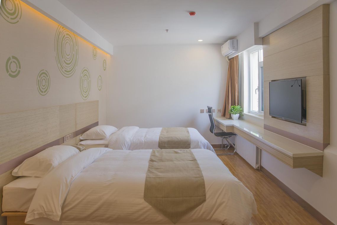 Apartament czy pokoje nad morzem – co lepiej sprawdzi się dla rodziny?