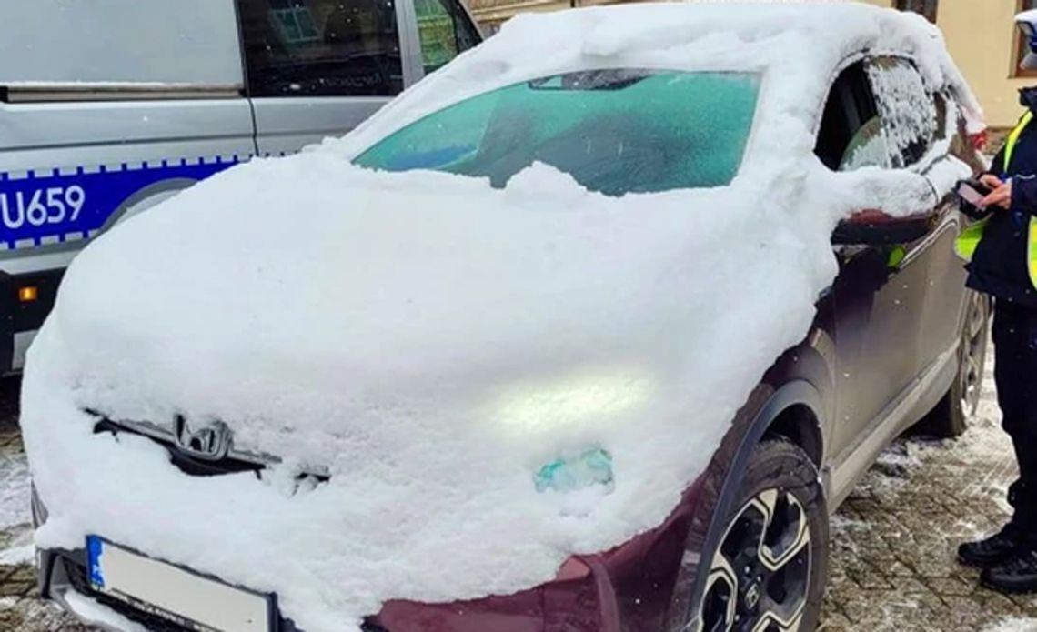 Będzie padał śnieg i mogą posypać się też mandaty!