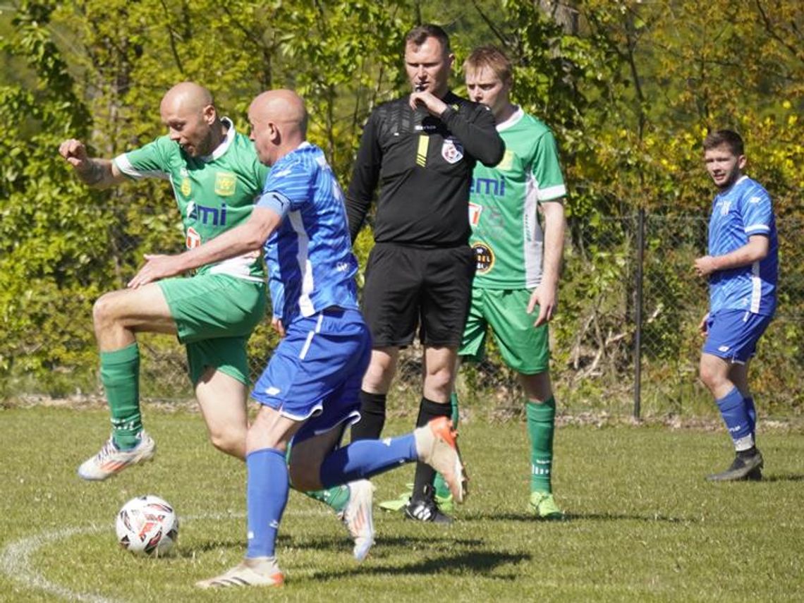 Błękitni Stary Jarosław wygrali derby powiatu sławieńskiego Błękitni Stary Jarosław wygrali derby powiatu sławieńskiego