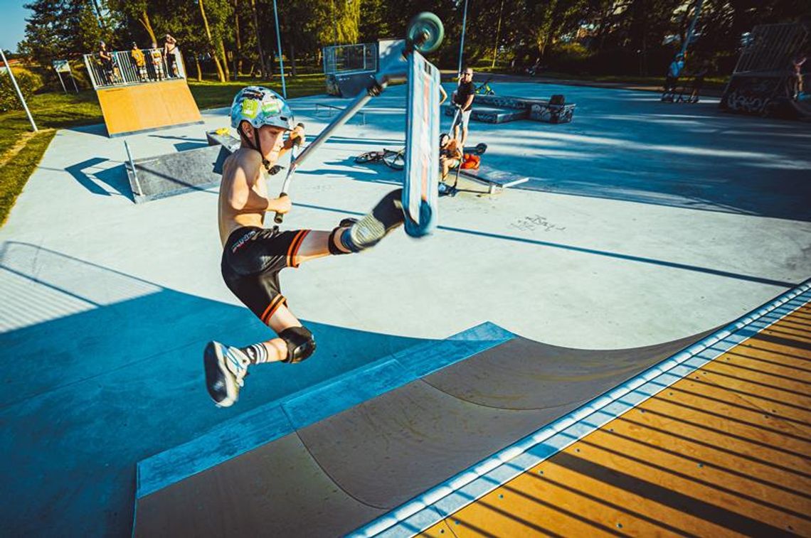 Darłowo  Jak oni latają? Czyli nowe zabawki i oświetlenie skateparku