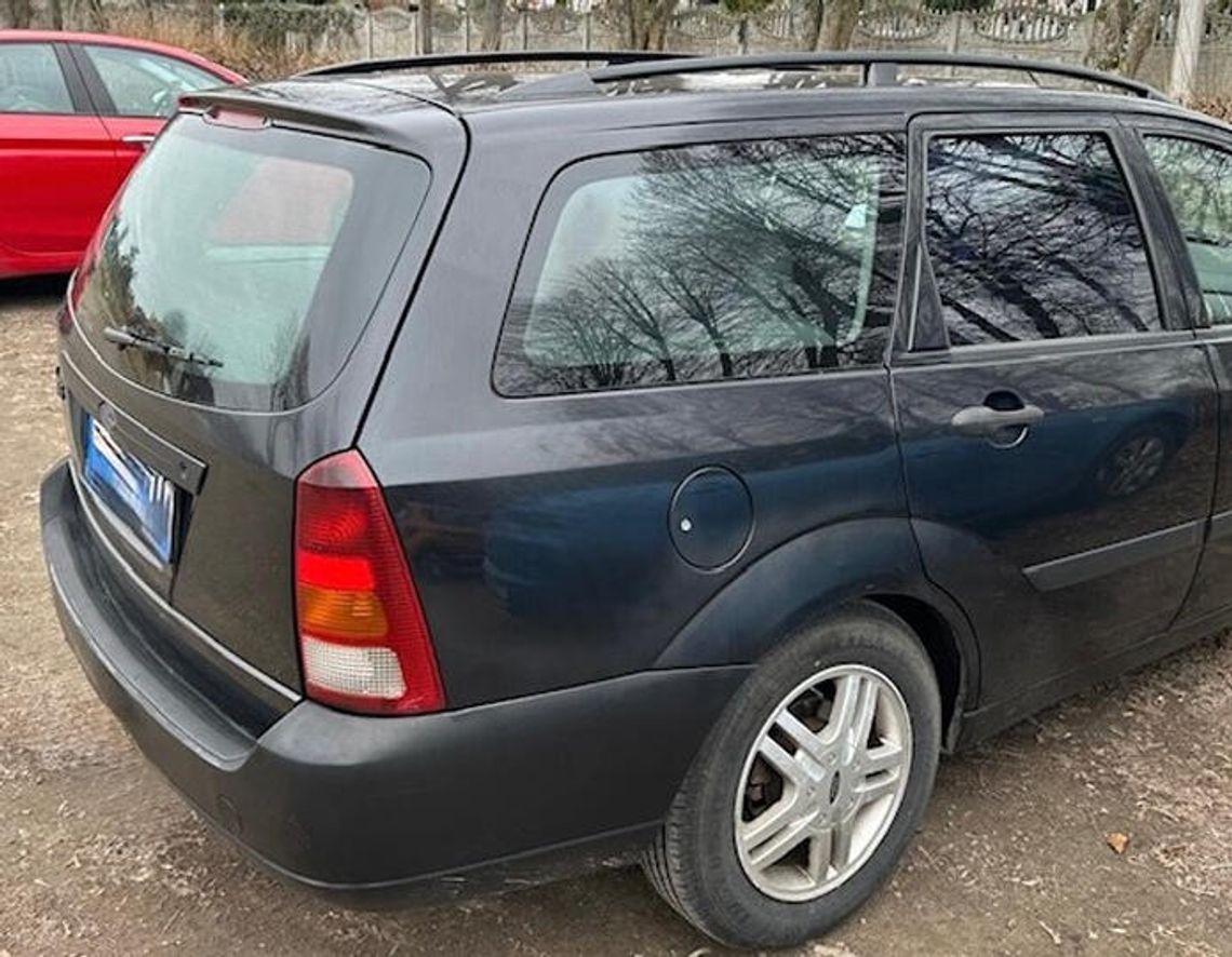 Darłowo: Policjant po służbie zatrzymał 63-latka bez uprawnień, badań technicznych i OC