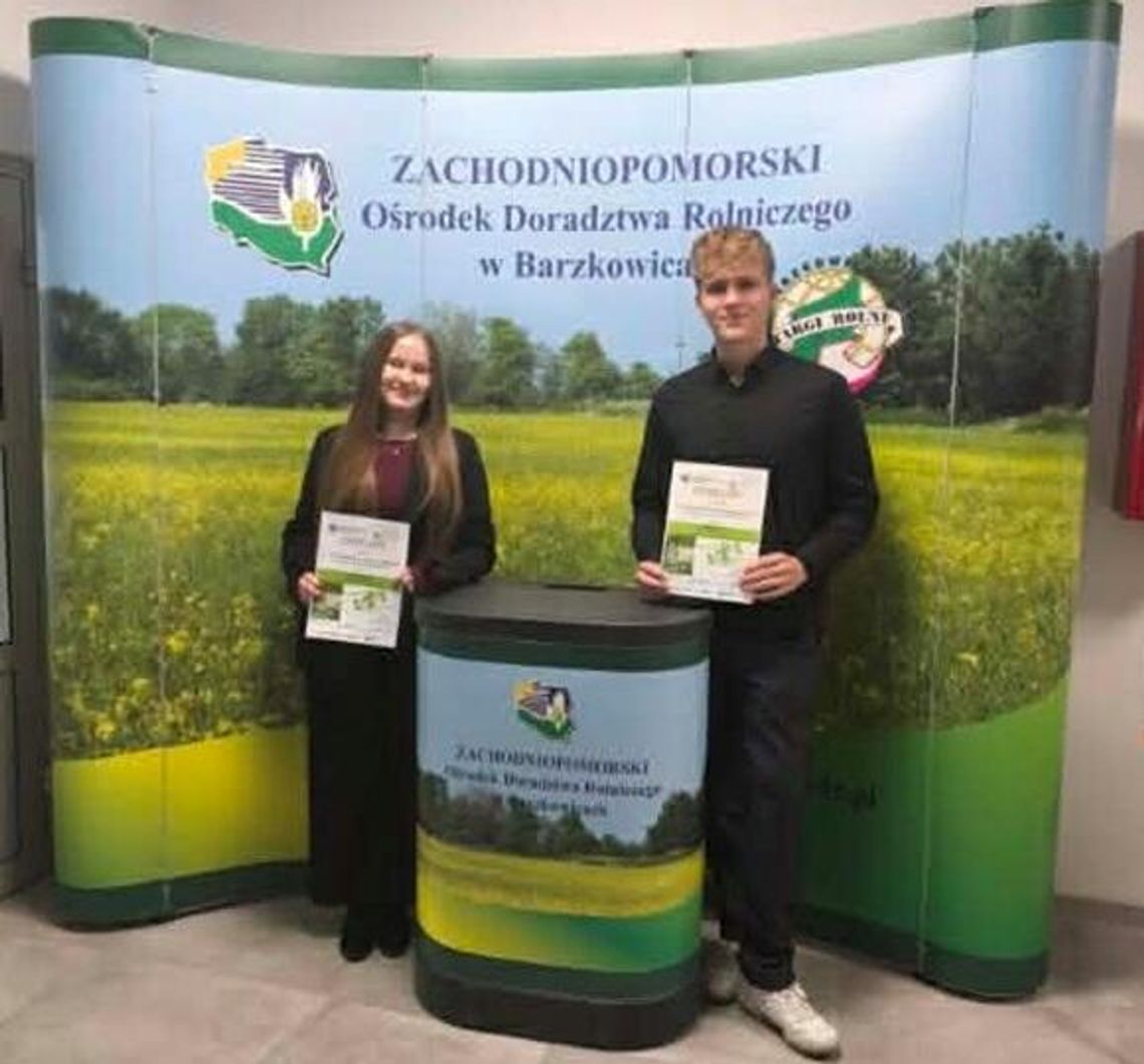 Ekologia zależy od Ciebie - licealiści w Barzkowicach Ekologia zależy od Ciebie - licealiści w Barzkowicach