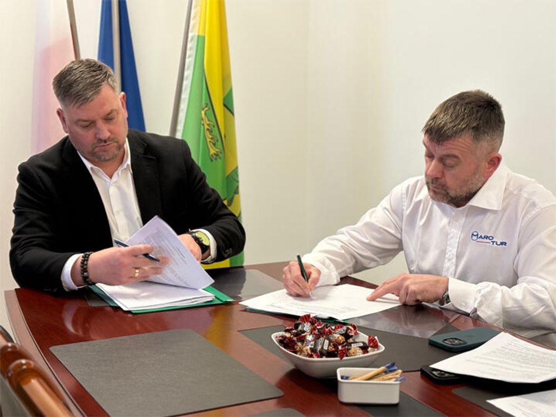 Gmina Malechowo podpisała umowę z Maro Tur, na dowozy uczniów. Gmina Malechowo podpisała umowę z Maro Tur, na dowozy uczniów.