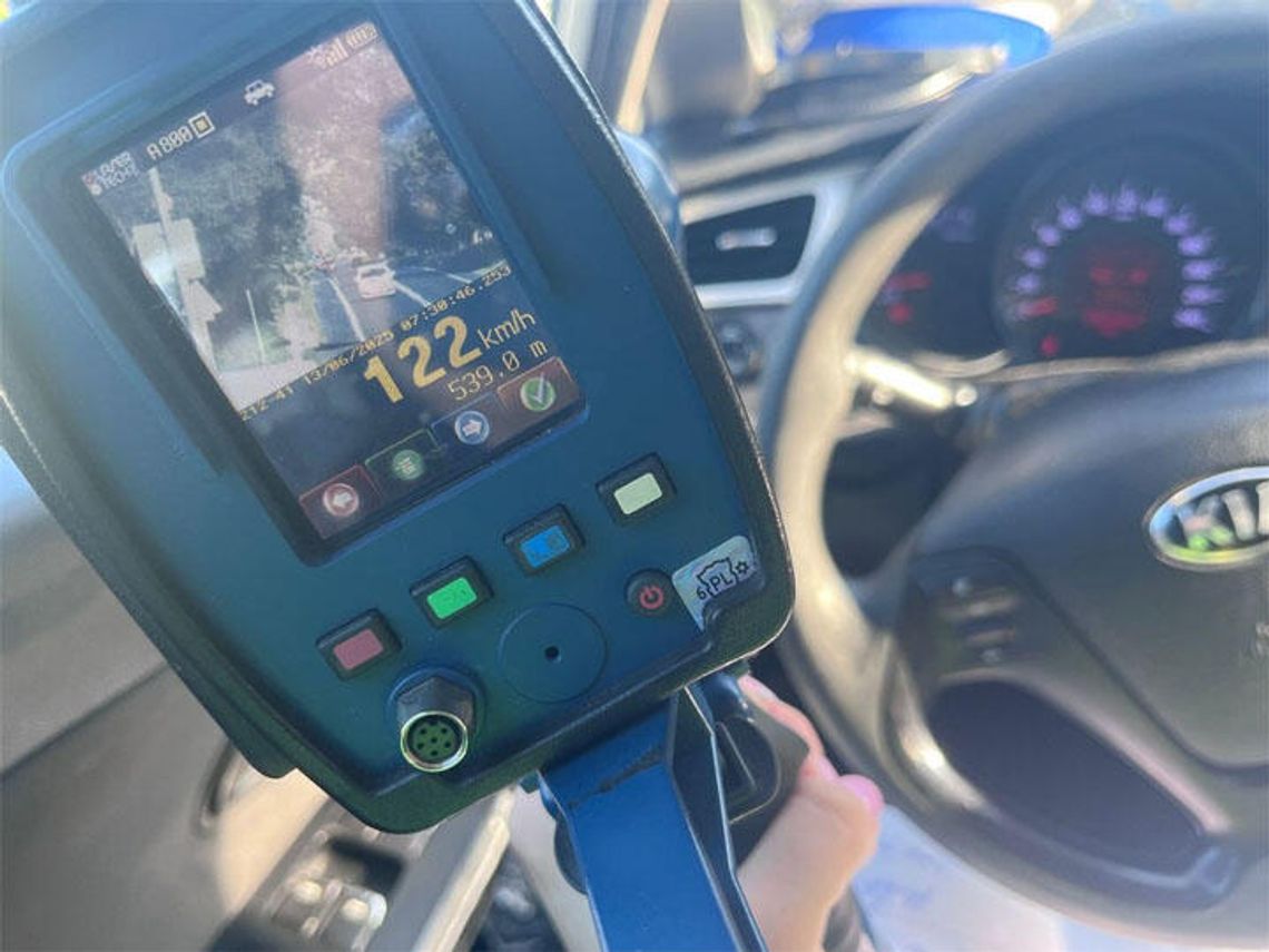 Jechał 122 km/h przy ograniczeniu do 70- ciu