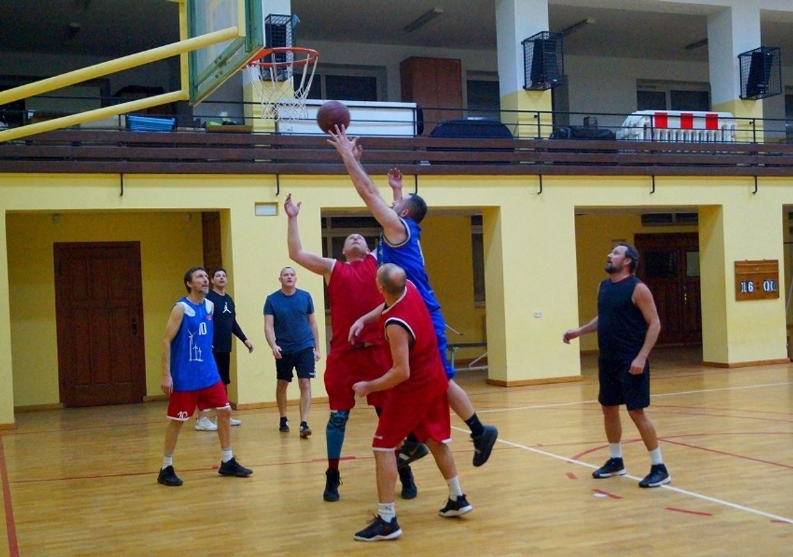 Koszykówka - Sławieńscy weterani nadal w formie
