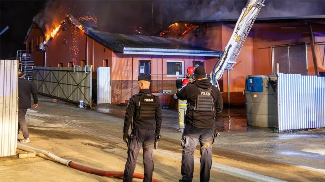 Ogień zabrał cały dorobek życia, my nie pozwólmy im zostać z tym sami! Ogień zabrał cały dorobek życia, my nie pozwólmy im zostać z tym sami!