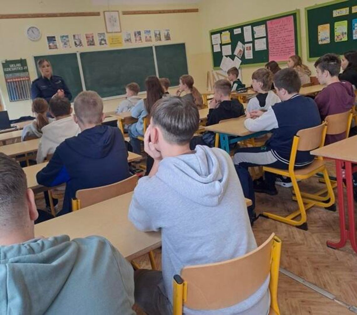 Policjanci o bezpieczeństwie młodzieży
