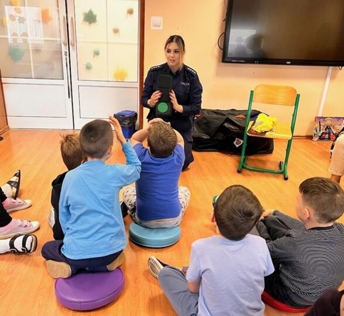 Policjanci u przedszkolaków
