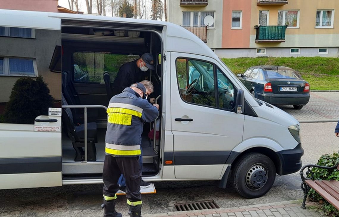 Powiat slawieński:  #SzczepimySię Straż Pożarna wspomaga Narodowy Program Szczepień