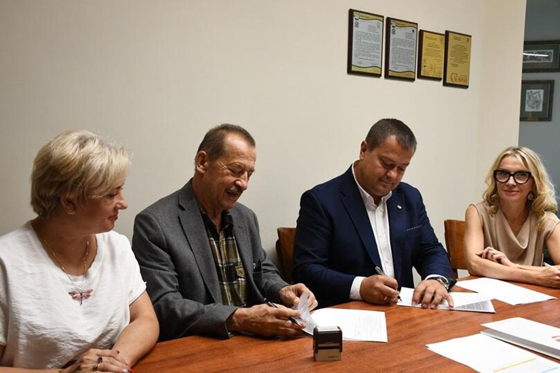 Prace przy świetlicy w Brześciu Prace przy świetlicy w Brześciu