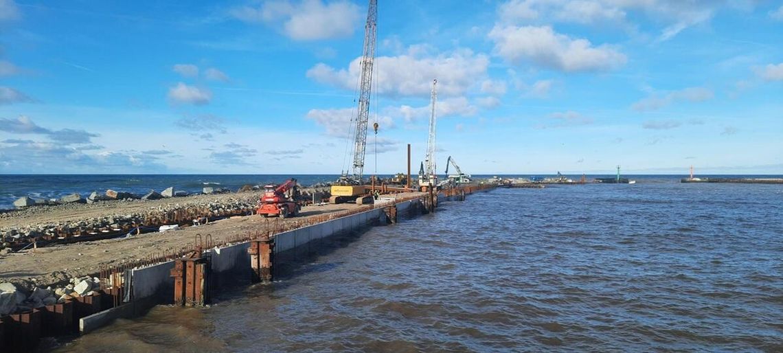 Przebudowa falochronów Przebudowa falochronów