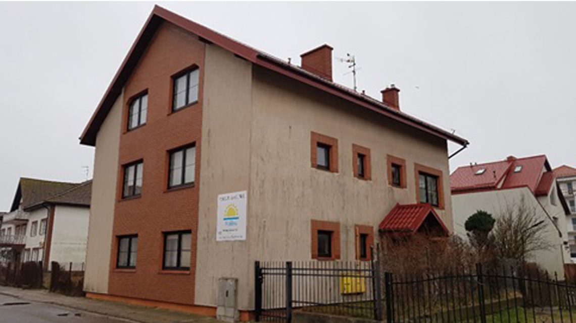 Schronienie dla uchodźców w Darłowie. Marszałek kupuje łóżka i przygotowuje kolejny obiekt.