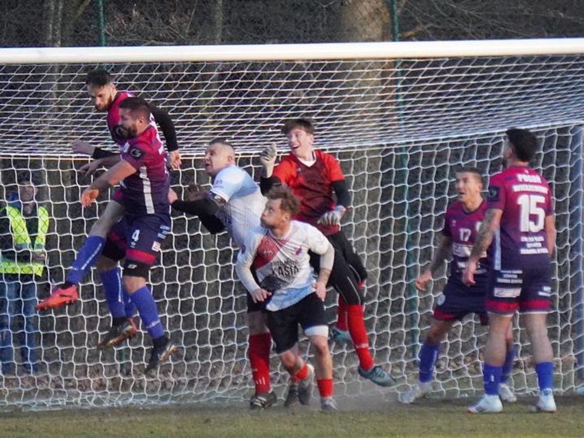 Sława Sławno – Pogoń Wierzchowo 1:2 (1:1) Porażka na własnym boisku Sława Sławno – Pogoń Wierzchowo 1:2 (1:1) Porażka na własnym boisku