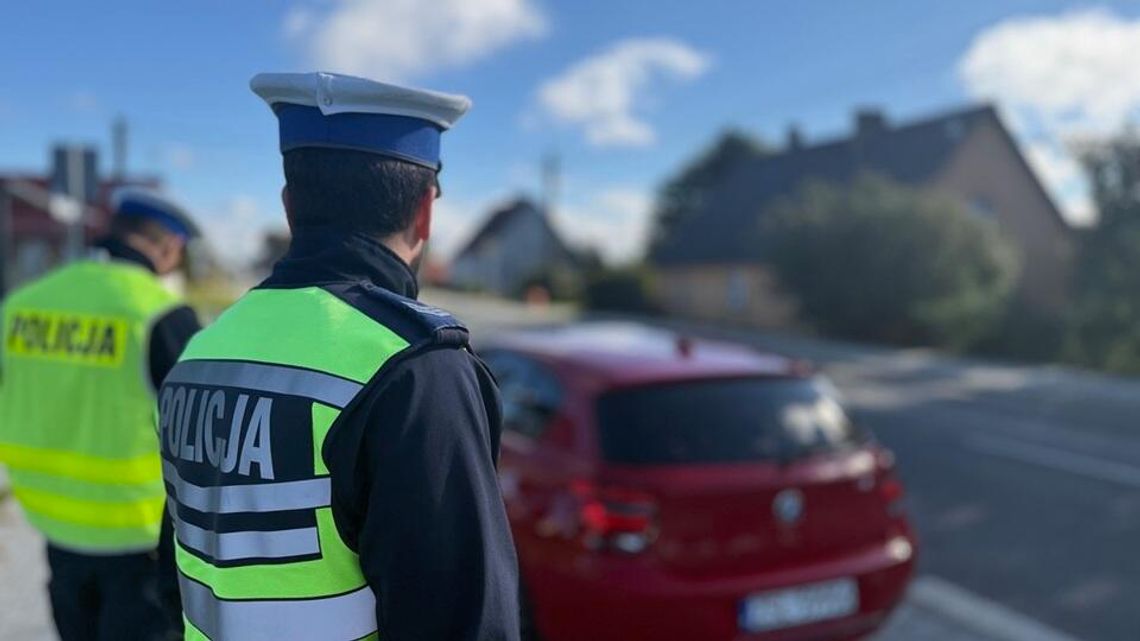 Sławieńscy policjanci promują ogólnopolską kampanię