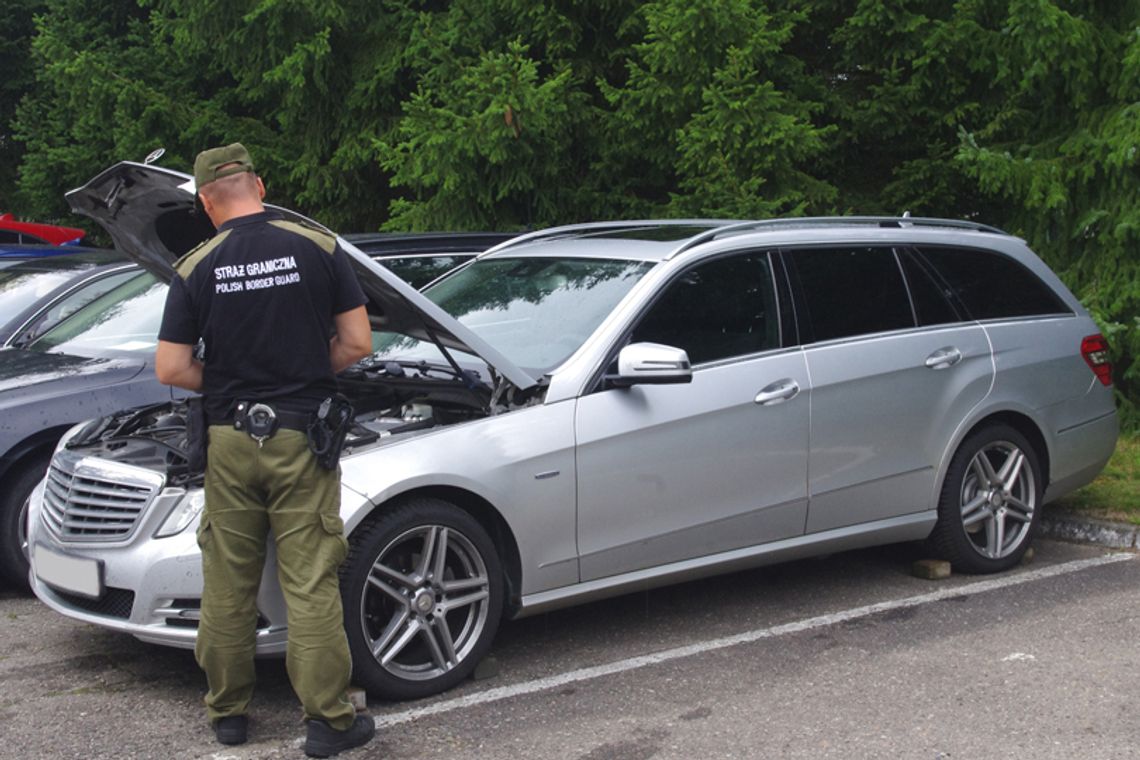 Sławno: Jechał kradzionym mercedesem, został aresztowany