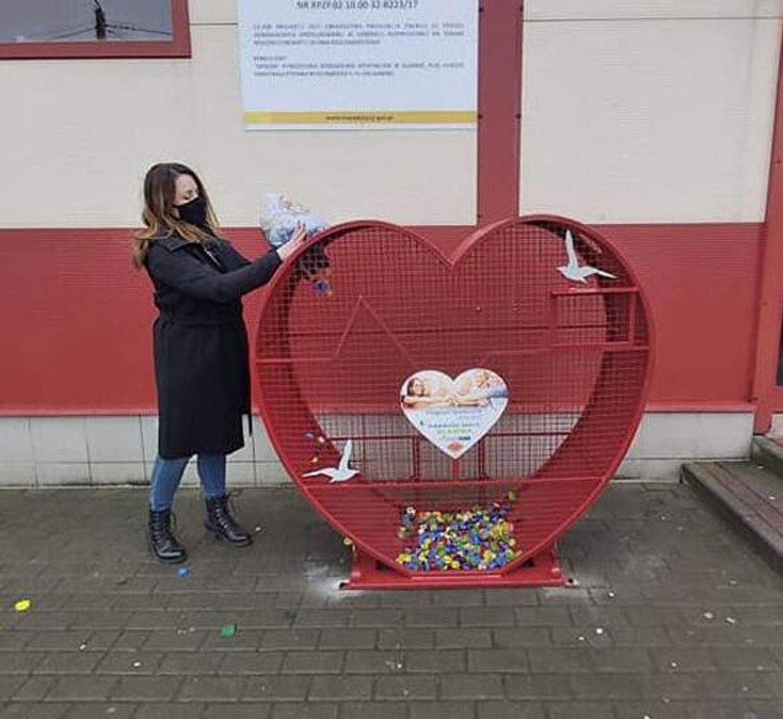 Sławno: Serca na nakrętki zdemontowane