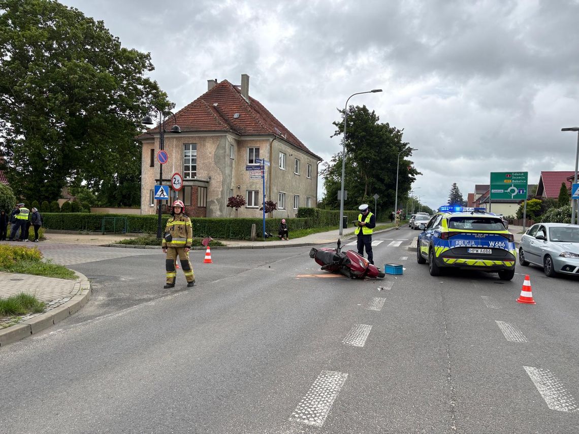 Sławno: Zderzenie skutera z autem osobowym Sławno: Zderzenie skutera z autem osobowym