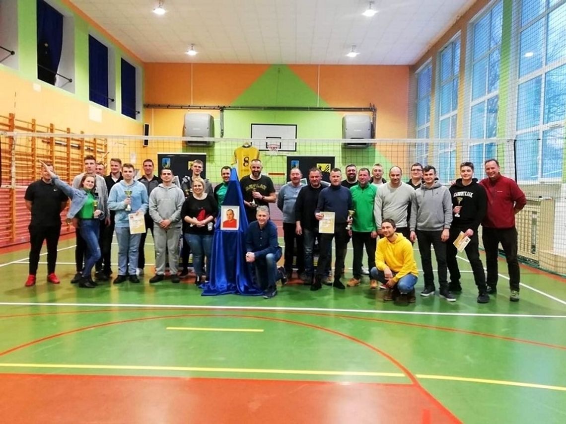Turniej Piłki Siatkowej imieniem Pawła Wojciechowskiego „Pucka” - uczcili pamięć kolegi
