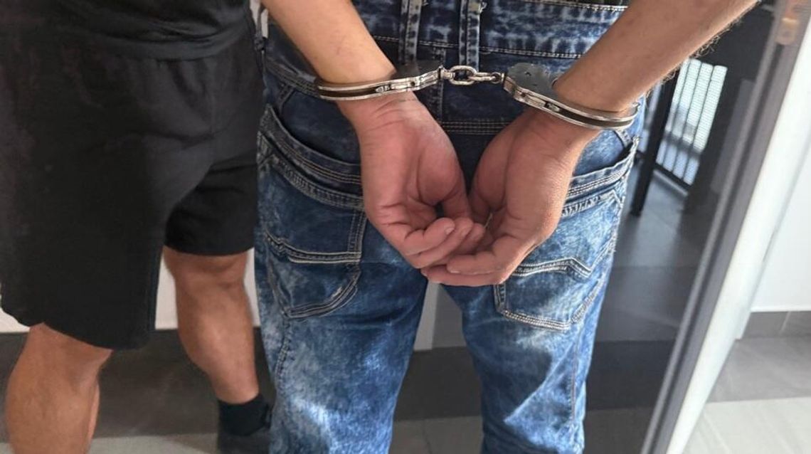 Ukradli zdrapki i znieważyli policjantów