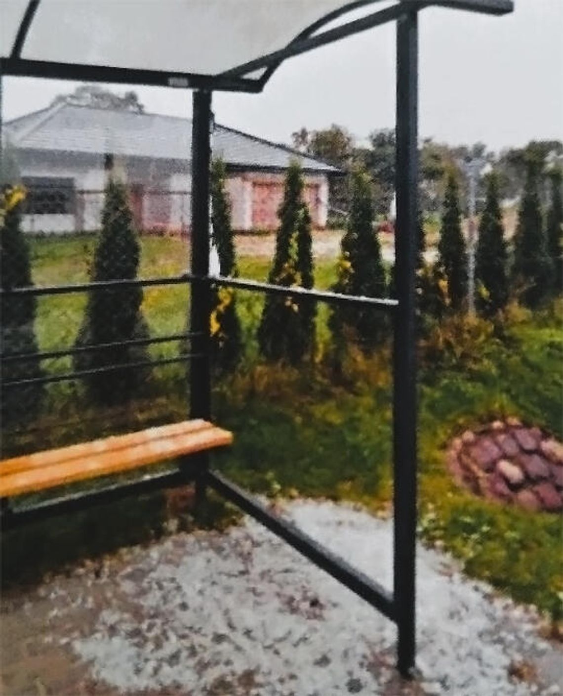 Wiekowo: Wybił szyby, bo był zły