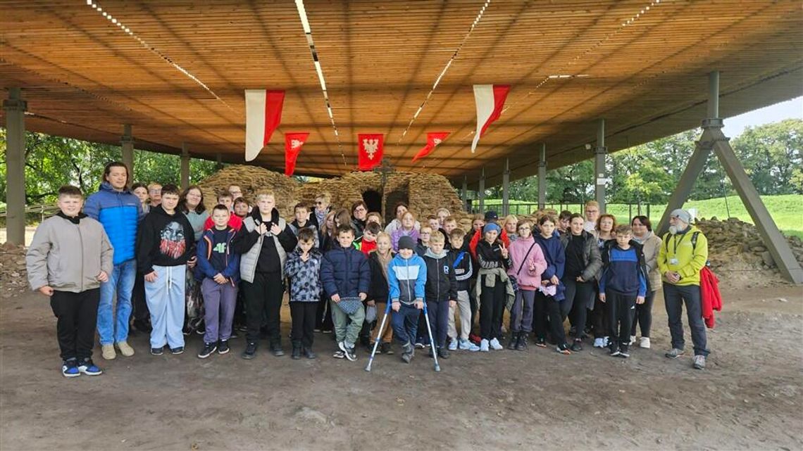 Wycieczka do Gniezna i Biskupina Wycieczka do Gniezna i Biskupina