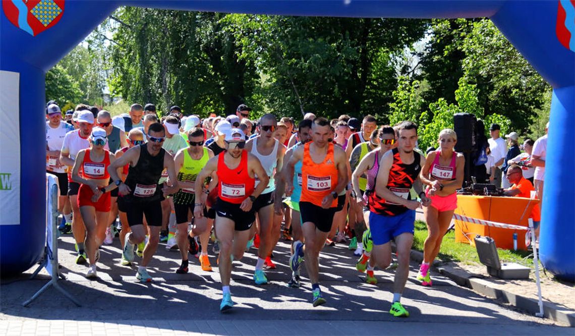 XXVIII Bieg Święców w Sławnie: 138 biegaczy zmierzyło się z upałem na 10 km. Sprawdź wyniki XXVIII Bieg Święców w Sławnie: 138 biegaczy zmierzyło się z upałem na 10 km. Sprawdź wyniki