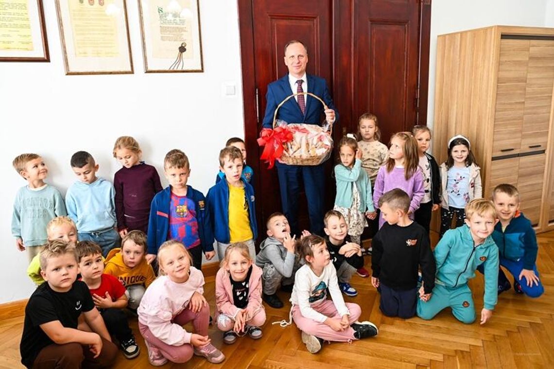 Z odwiedzinami w urzędzie