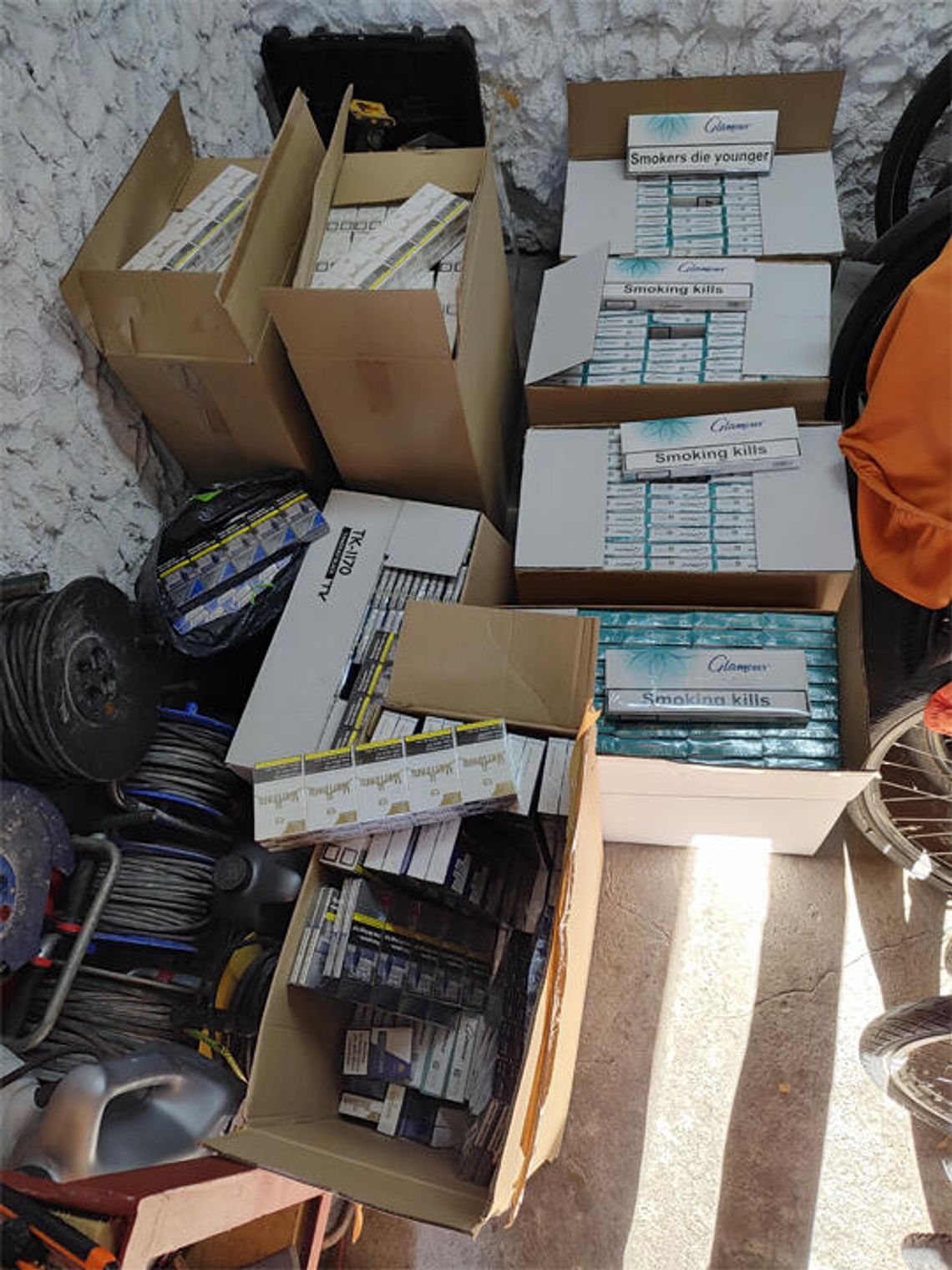 Zatrzymali niemal 83 tys. sztuk nielegalnych papierosów Zatrzymali niemal 83 tys. sztuk nielegalnych papierosów