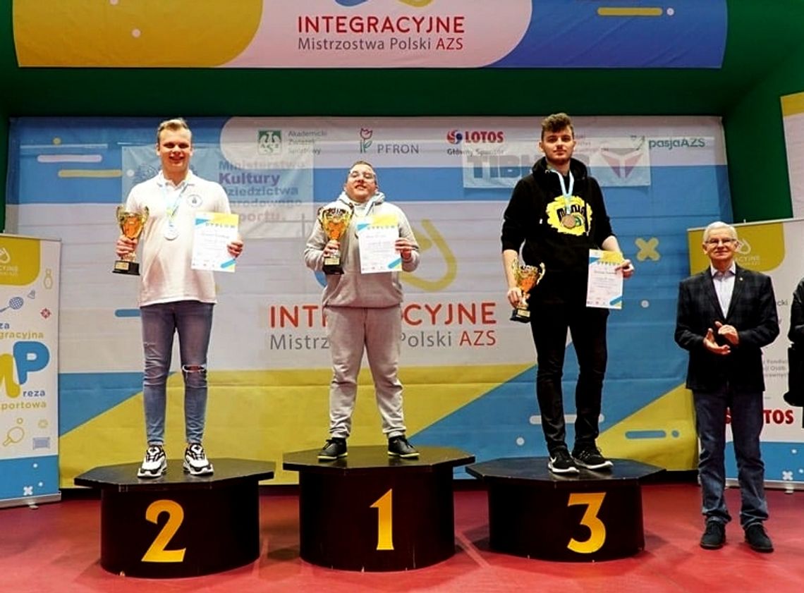 Zwycięstwo Marcina Biernackiego na Integracyjnych Mistrzostwach Polski AZS w tenisie stołowym 