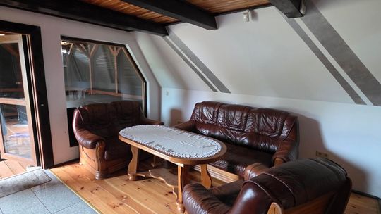 Domek letniskowy z dużym tarasem przy lesie