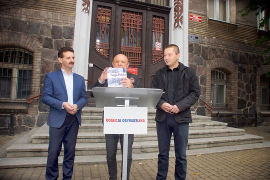 3.10 Sławno: poparcia Piotrowi Zientarskiemu udzielili sławieńscy samorządowcy: Andrzej Protasewicz - wicestarosta sławieński i Ryszard Stachowiak - wójt gminy Sławno.