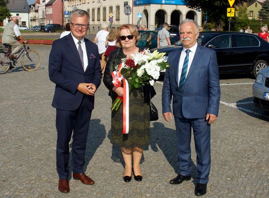 1.09 Sławno. Obchody rocznicy wybuchu II Wojny Światowej. Uczestniczyła w nich Elżbieta Karlińska - kandydatka KO do Sejmu RP.  