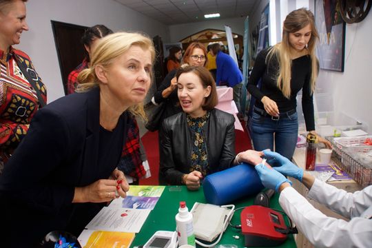 5.10 Sławno: Kongres Kobiet w SDK. Pierwsza z lewej: Izabela Sozańska Majchrzak, dyrektor SDK i kandydatka PiS do Sejmu RP