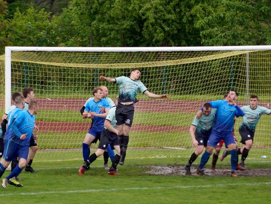 Piłka Nożna. IV liga. Derby rozstrzygnięte w ostatniej chwili. Wieża Postomino - Darłovia Darłowo 2:2