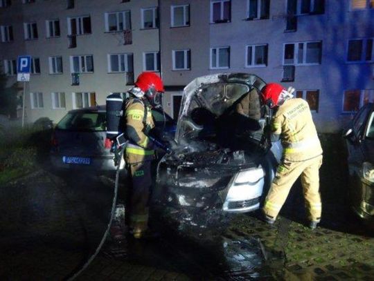 Sławno Pożar samochodów na Basztowej