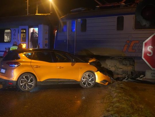 Sławno Zderzenie pociągu z samochodem osobowym