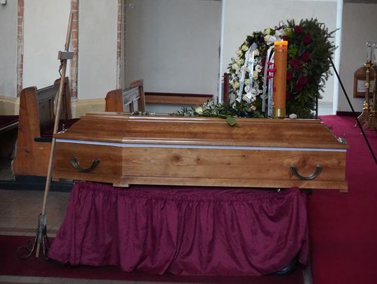 Ostatnia droga Kazimierza Olejniczaka - byłego Prezesa SM Wybrzeże w Sławnie