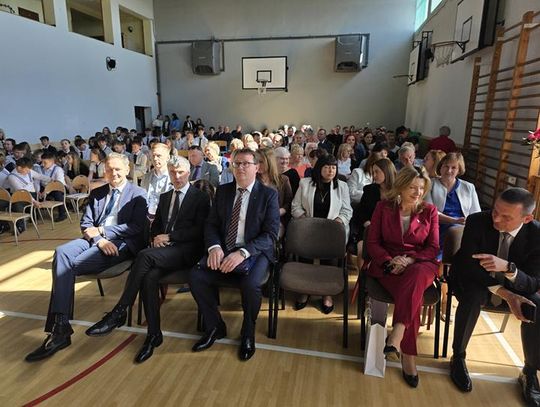 Jarosławiec: obchody 80. rocznicy utworzenia Szkoły Podstawowej i nadanie je imienia Bohaterów Wybrzeża